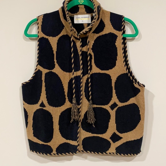 Lisa Nichols Jackets & Blazers - Lisa Nichols Giraffe Print Sweater Vest. Size Large.